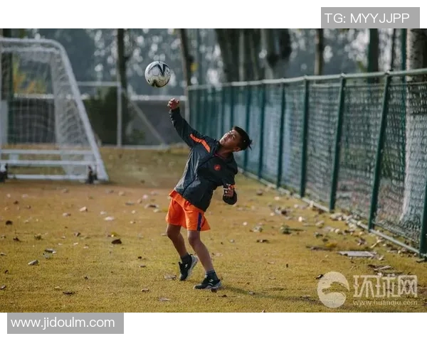 球星训练全程揭秘 提升足球技巧的必看视频教程 球星训练全程揭秘 提升足球技巧的必看视频教程